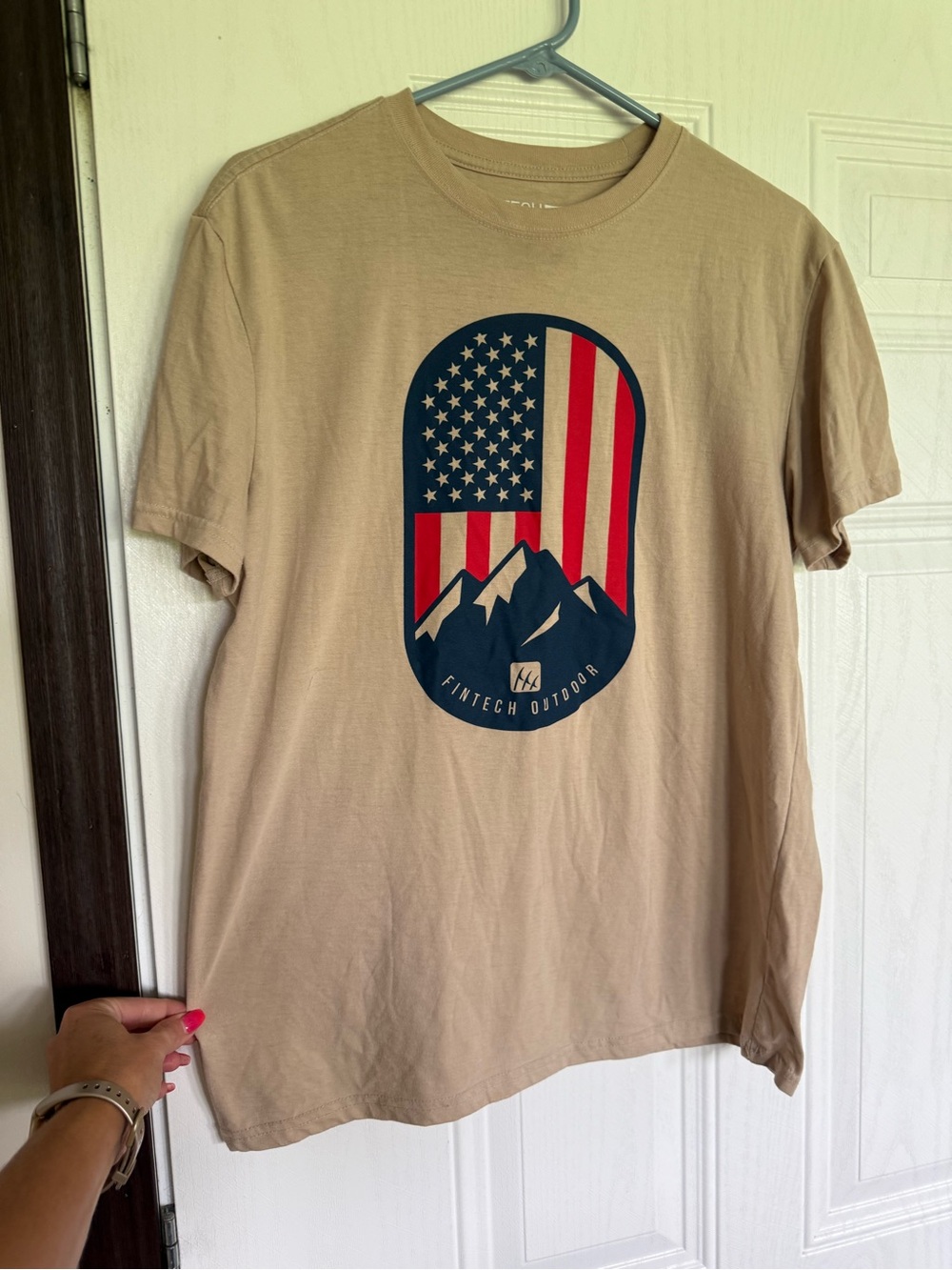 2 for $15 sale: Fintech Outdoor T-Shirt American Flag Mountains Graphic Tee -M